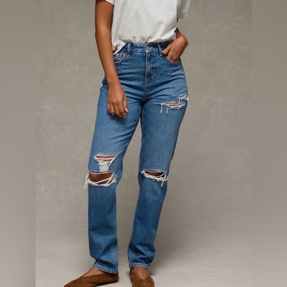 American Eagle Outfitters Denim - ⚠️NEW⚠️ American Eagle Outfitters Women's Curvy Mom Jean
